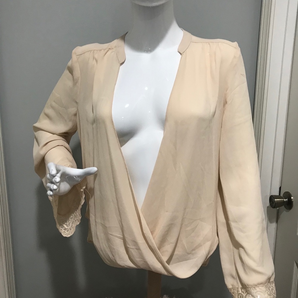 Jealous tomato ivory wrap Blouse sz S NWT